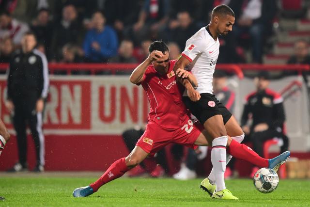 曝考辛斯打超三月薪35万美元 还要求带上家属