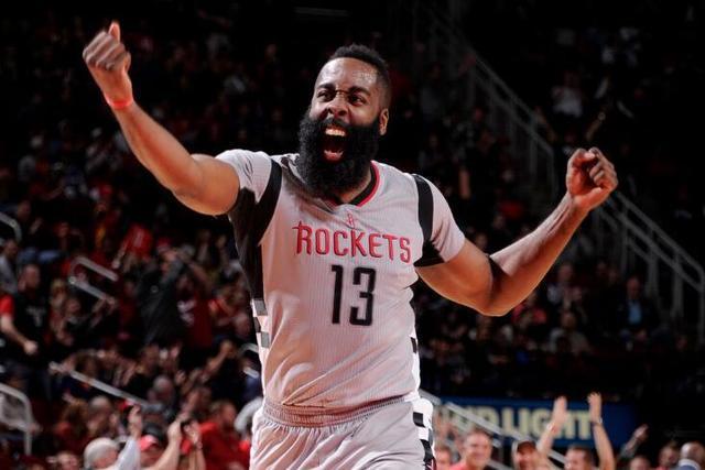 水花合砍58分戴维斯20分 勇士大胜火箭获6连胜